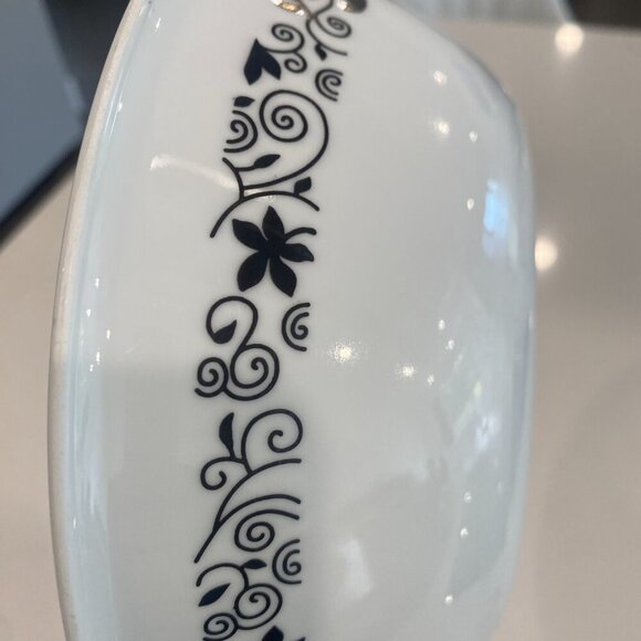 Vintage Corning Ware Corelle Black Winding Gate Pattern Vegetable Serving Dish - Picture 4 of 10